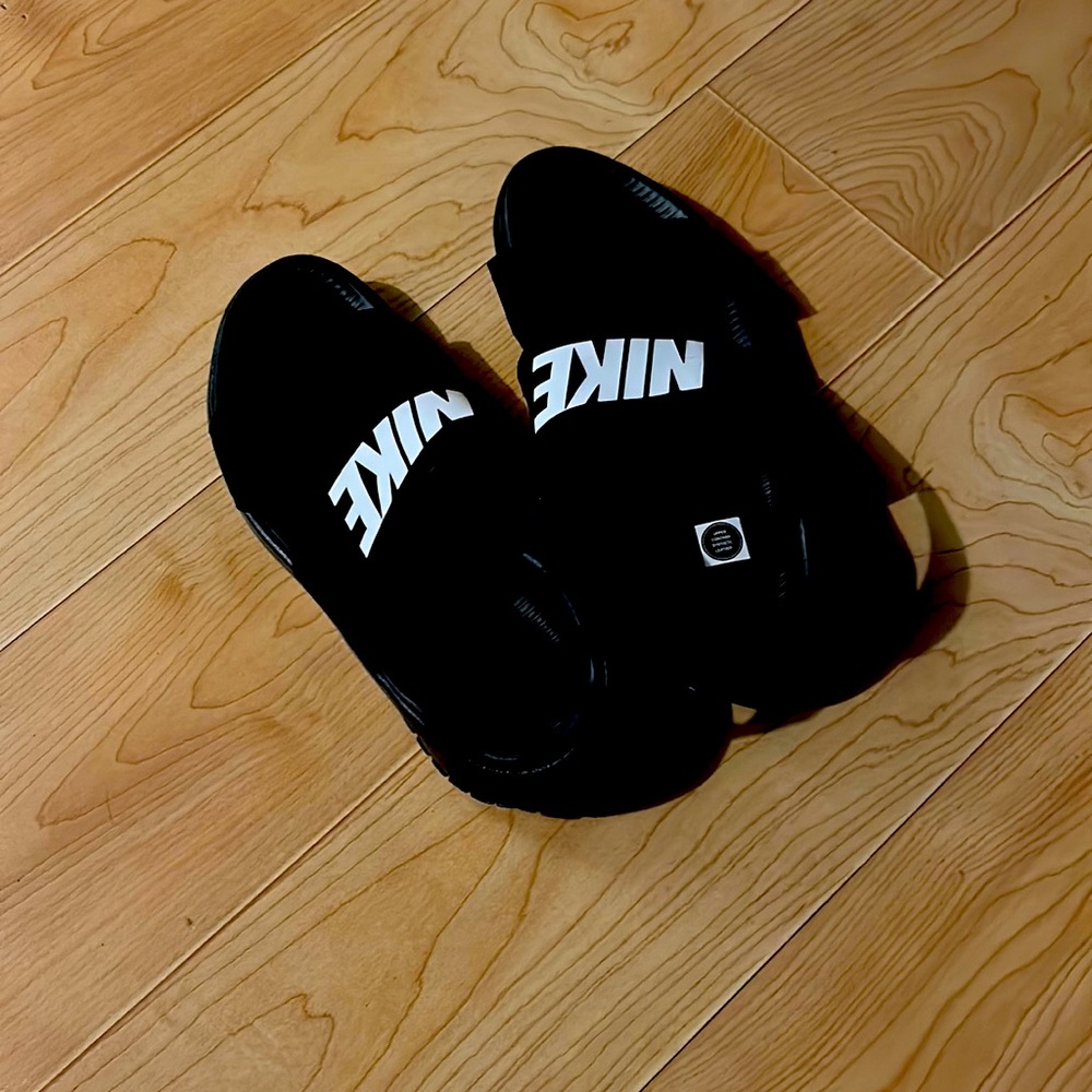 Nike women sandal